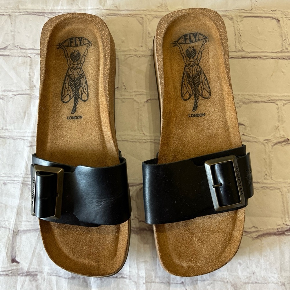 Fly London Women's Carb851fly Wedge Sandals Black Leather Size EU 39 US 8 Slide